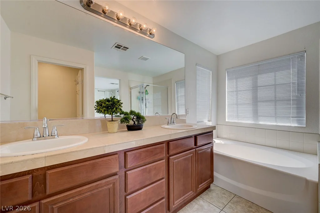 8333 Lower Trailhead, Las Vegas, NV 89113