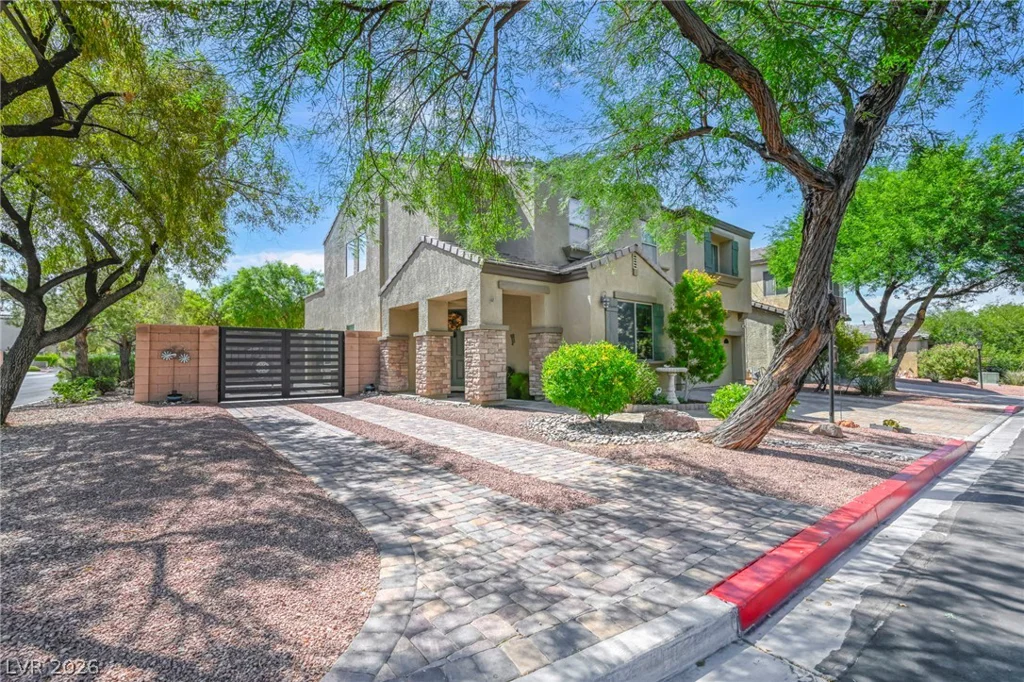 8013 Flambeau, Las Vegas, NV 89131