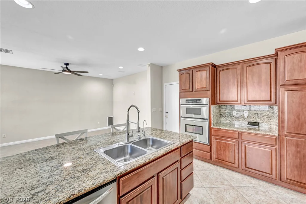 8013 Flambeau, Las Vegas, NV 89131