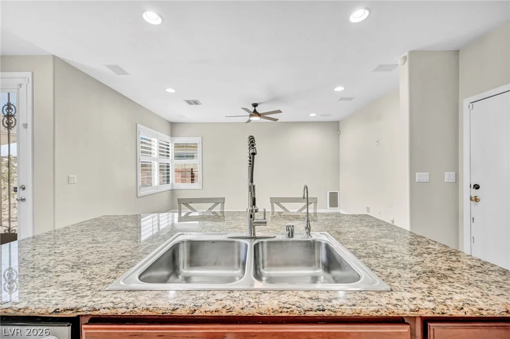 8013 Flambeau, Las Vegas, NV 89131