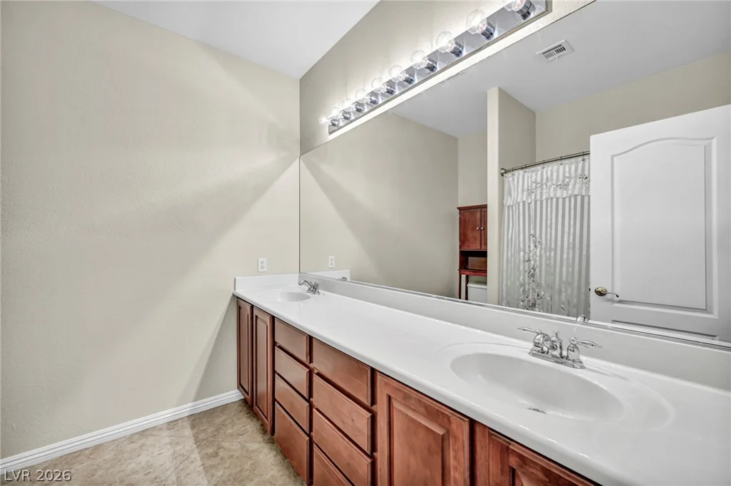 8013 Flambeau, Las Vegas, NV 89131