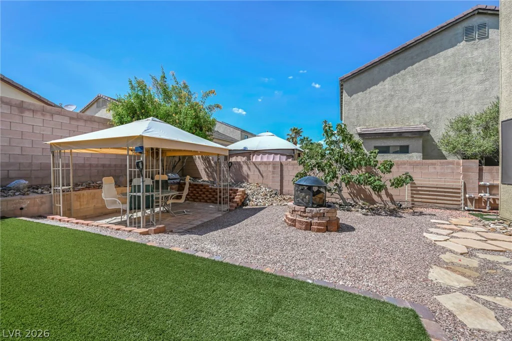 8013 Flambeau, Las Vegas, NV 89131