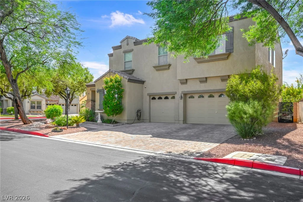 8013 Flambeau, Las Vegas, NV 89131