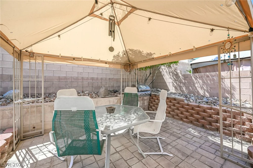8013 Flambeau, Las Vegas, NV 89131