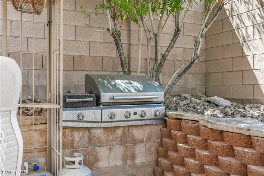 8013 Flambeau, Las Vegas, NV 89131