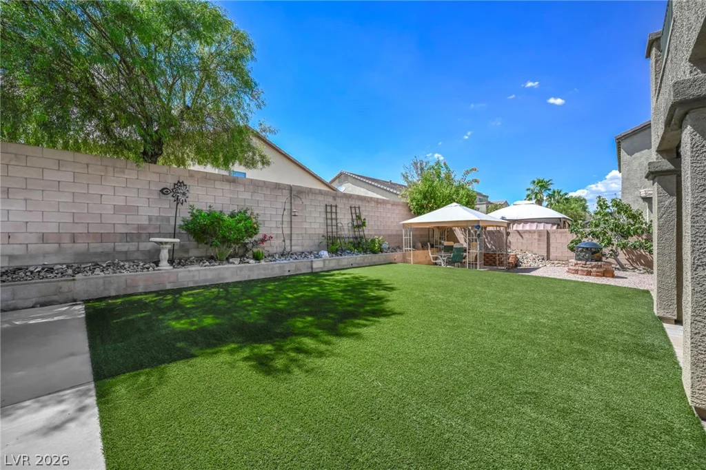 8013 Flambeau, Las Vegas, NV 89131