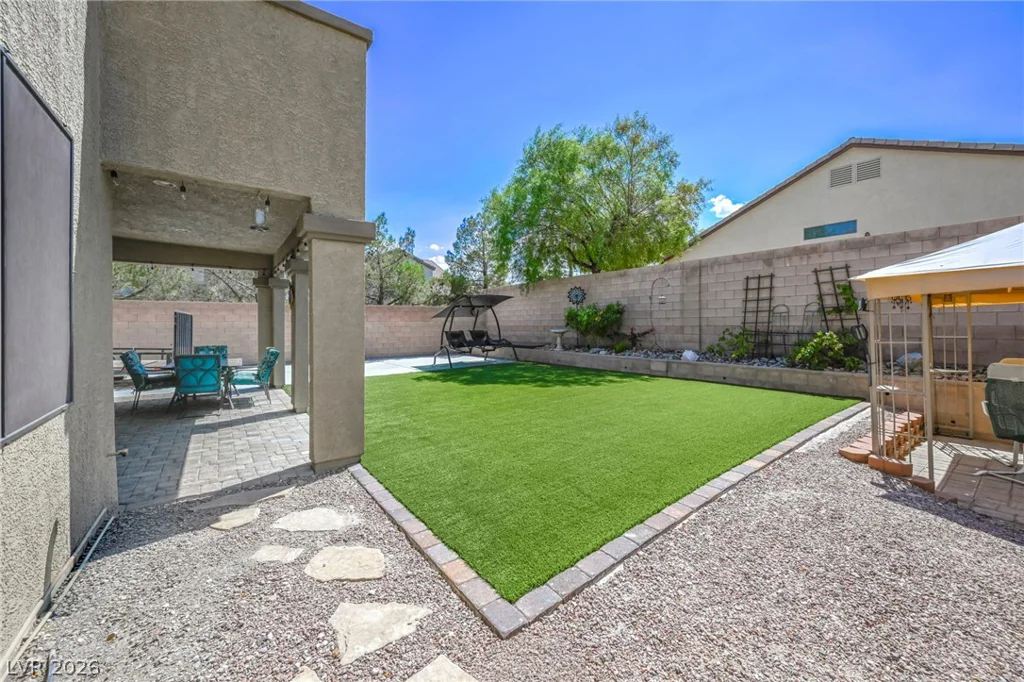 8013 Flambeau, Las Vegas, NV 89131
