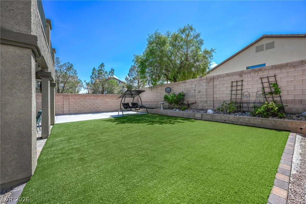 8013 Flambeau, Las Vegas, NV 89131
