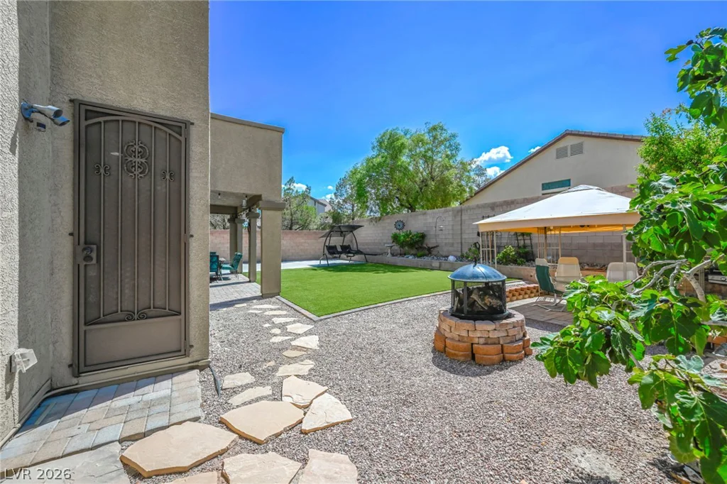 8013 Flambeau, Las Vegas, NV 89131