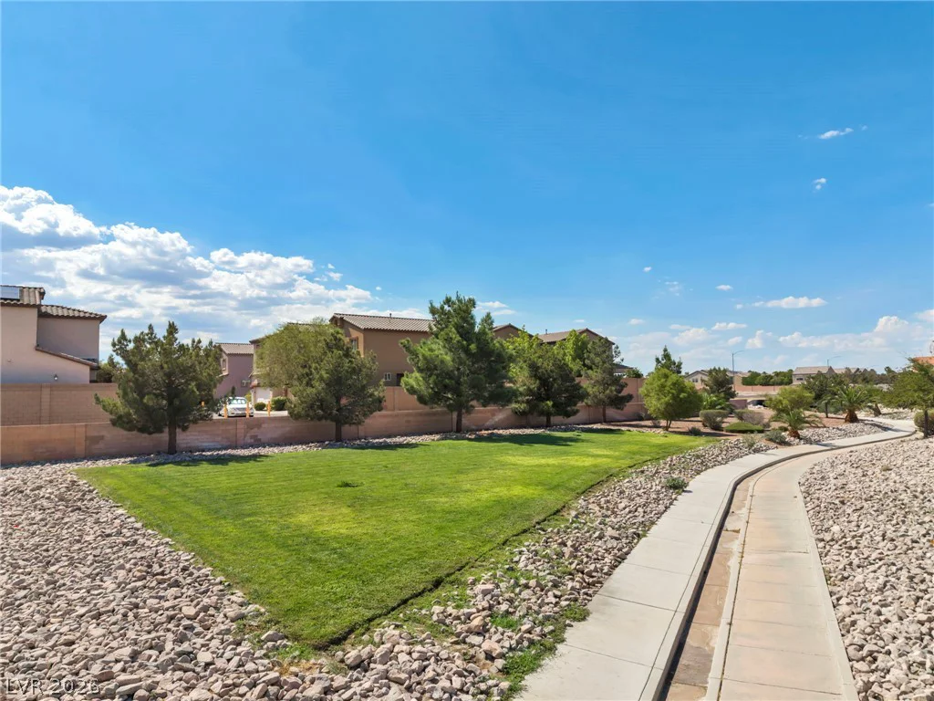 8013 Flambeau, Las Vegas, NV 89131