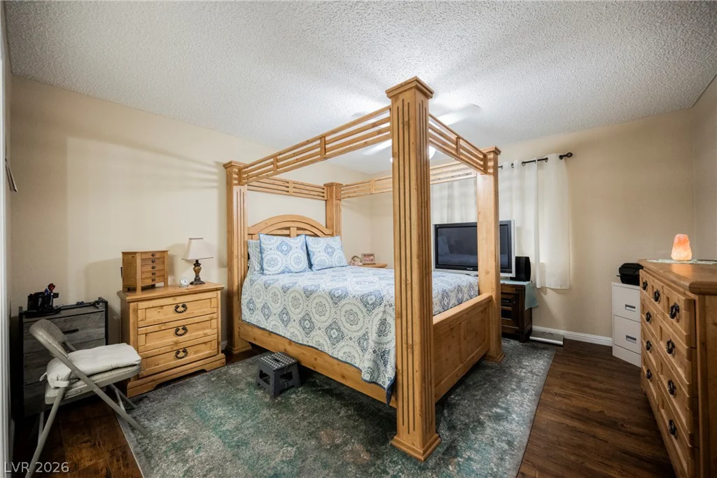 7909 Fossil Creek, Las Vegas, NV 89145