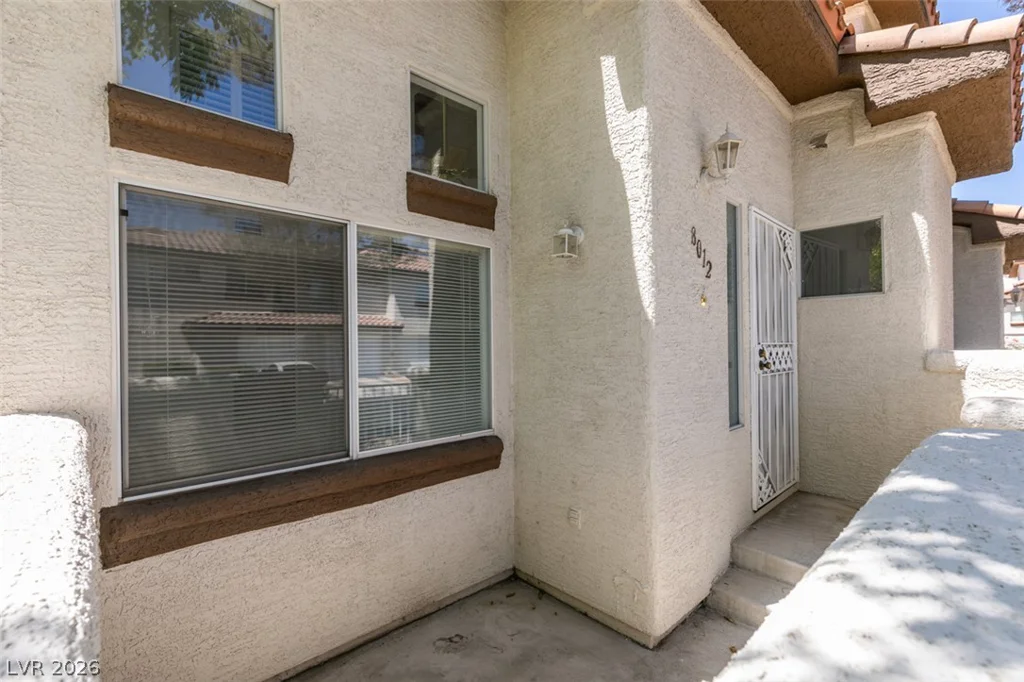 8012 Divine, Las Vegas, NV 89128