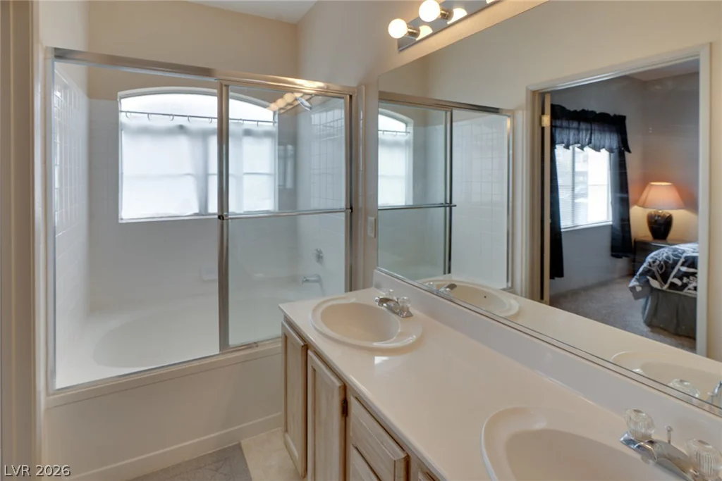 5415 Harmon, Las Vegas, NV 89103