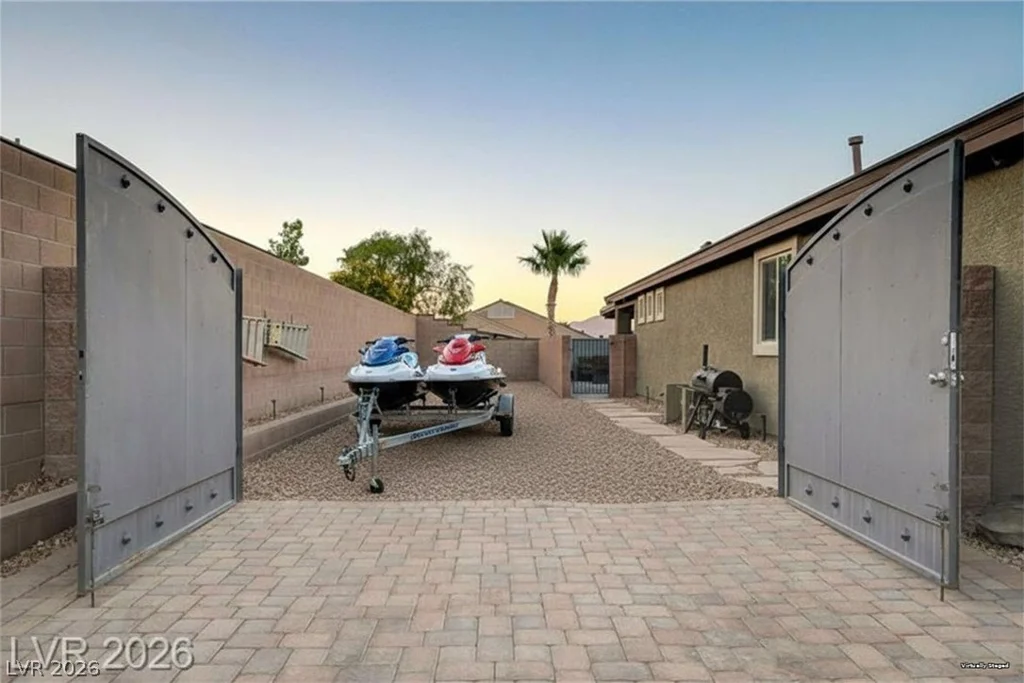 10430 Amulet Ridge, Las Vegas, NV 89149