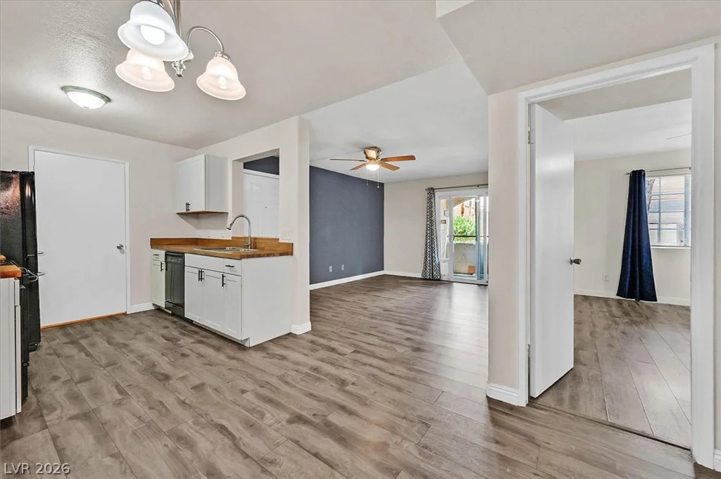 220 Mission Newport, Las Vegas, NV 89107