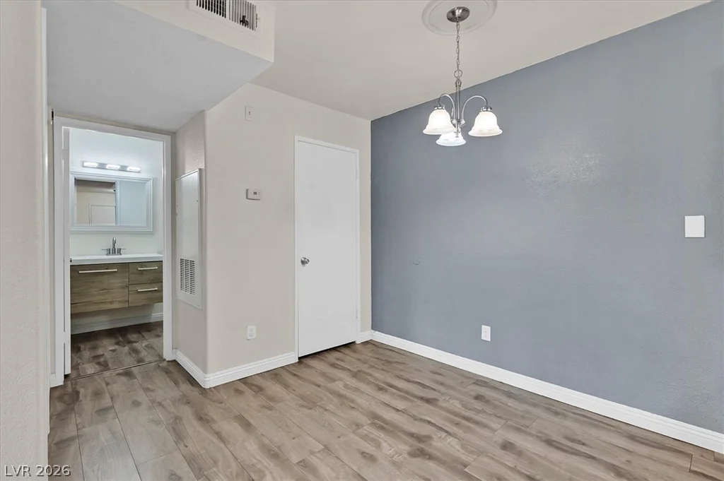 220 Mission Newport, Las Vegas, NV 89107