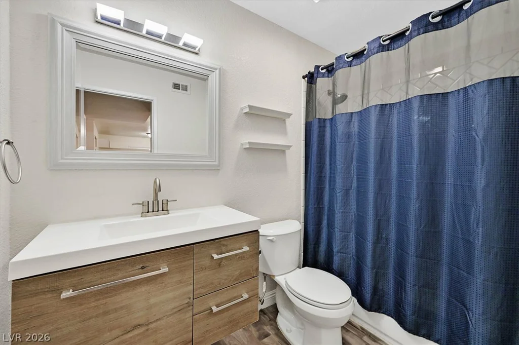 220 Mission Newport, Las Vegas, NV 89107