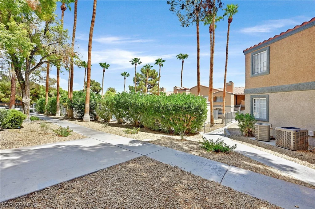 220 Mission Newport, Las Vegas, NV 89107