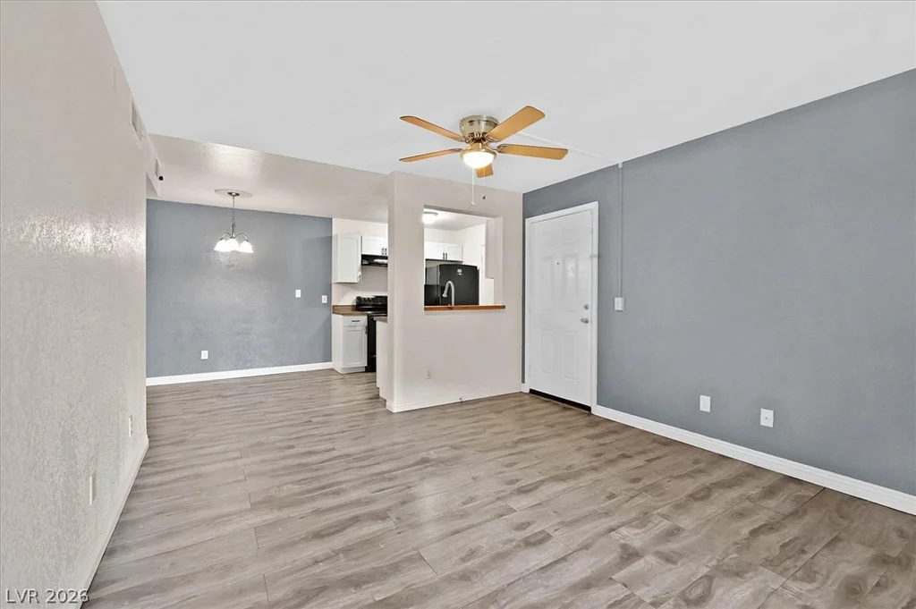 220 Mission Newport, Las Vegas, NV 89107