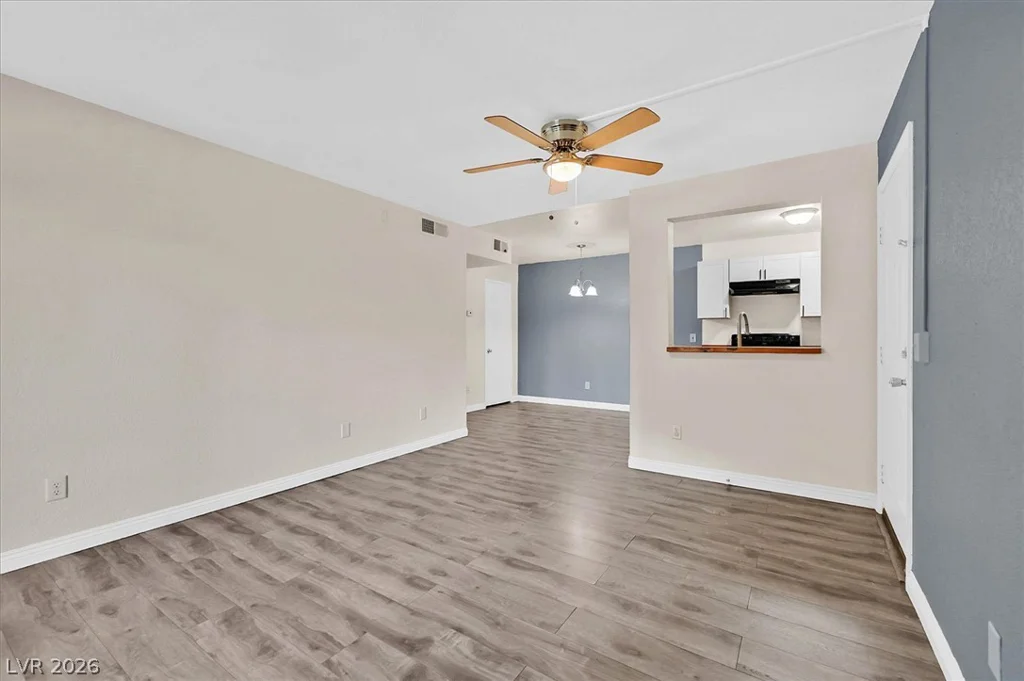 220 Mission Newport, Las Vegas, NV 89107