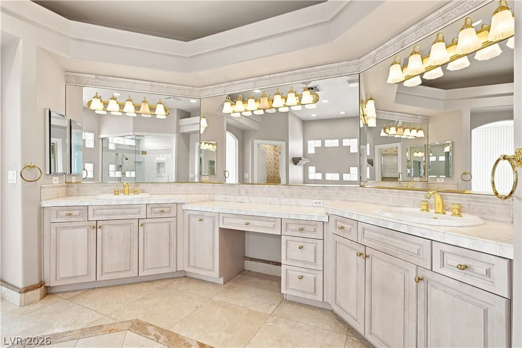 16 Placa De Rei, Henderson, NV 89011