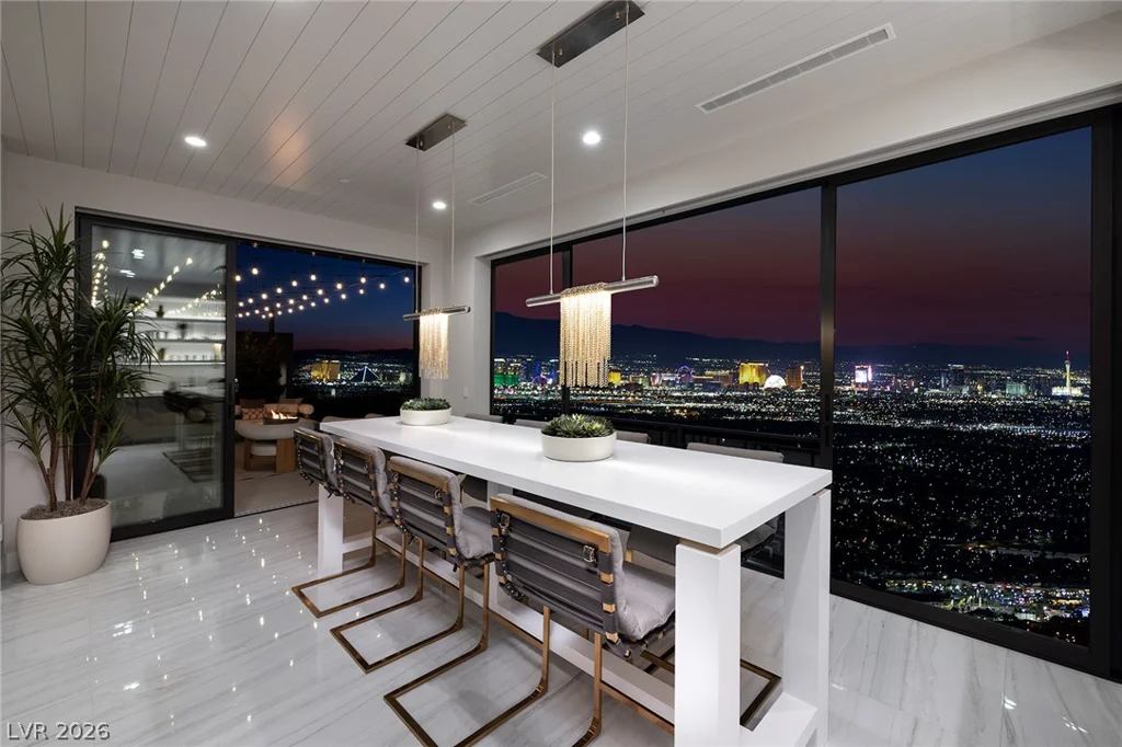 527 Overlook Rim, Henderson, NV 89012