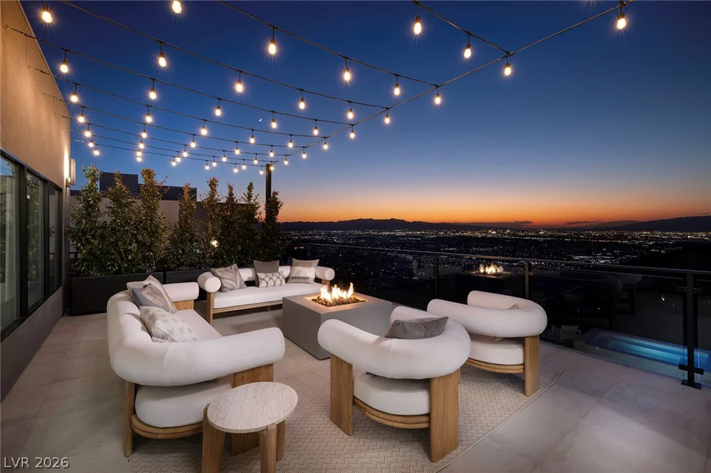 527 Overlook Rim, Henderson, NV 89012