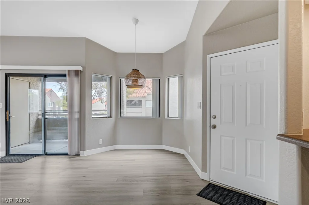 5074 Rainbow, Las Vegas, NV 89118