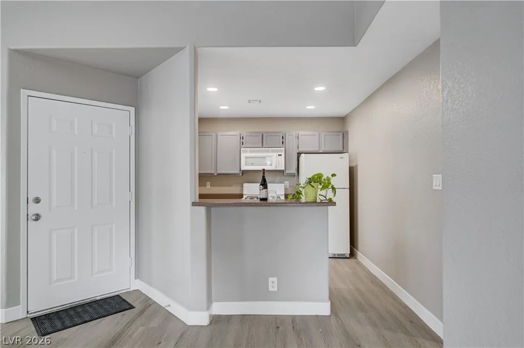 5074 Rainbow, Las Vegas, NV 89118