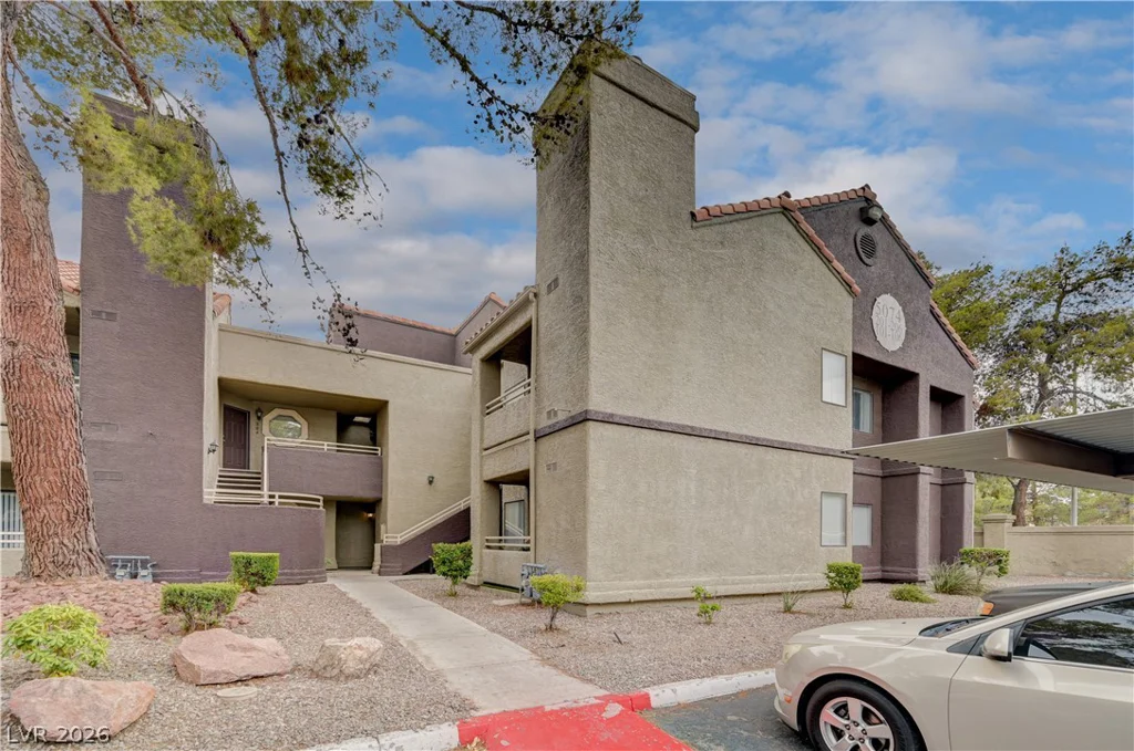 5074 Rainbow, Las Vegas, NV 89118
