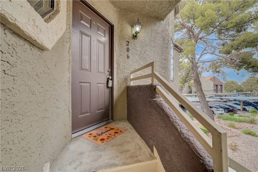 5074 Rainbow, Las Vegas, NV 89118