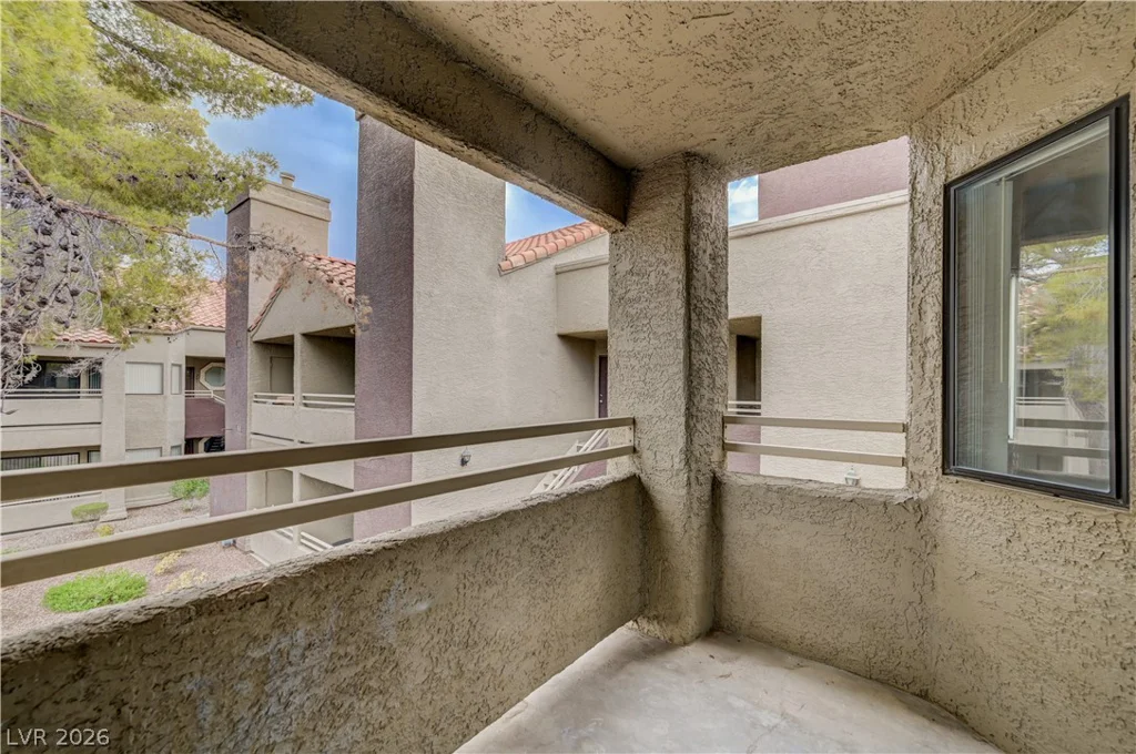 5074 Rainbow, Las Vegas, NV 89118