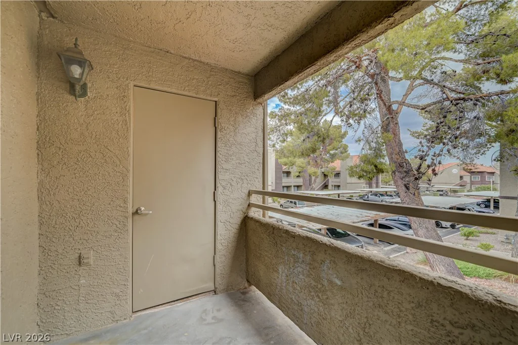 5074 Rainbow, Las Vegas, NV 89118