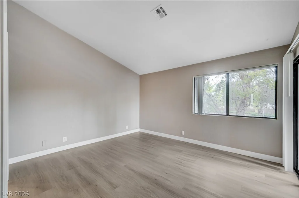 5074 Rainbow, Las Vegas, NV 89118