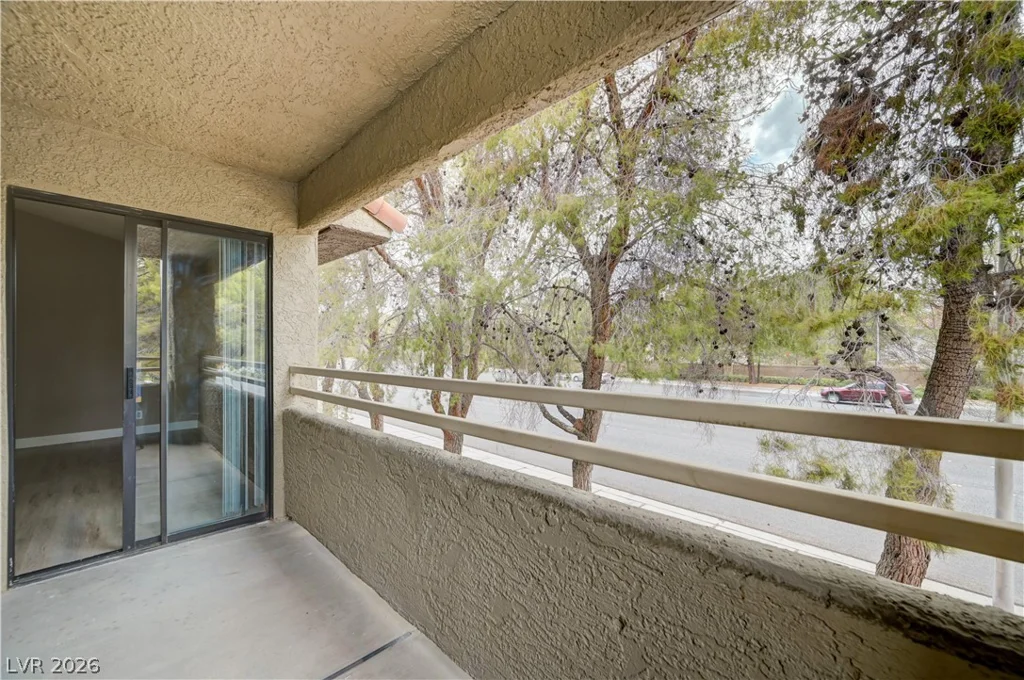 5074 Rainbow, Las Vegas, NV 89118