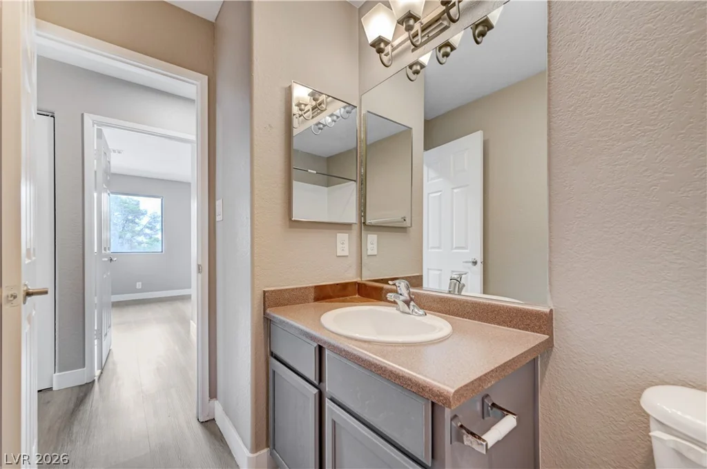 5074 Rainbow, Las Vegas, NV 89118