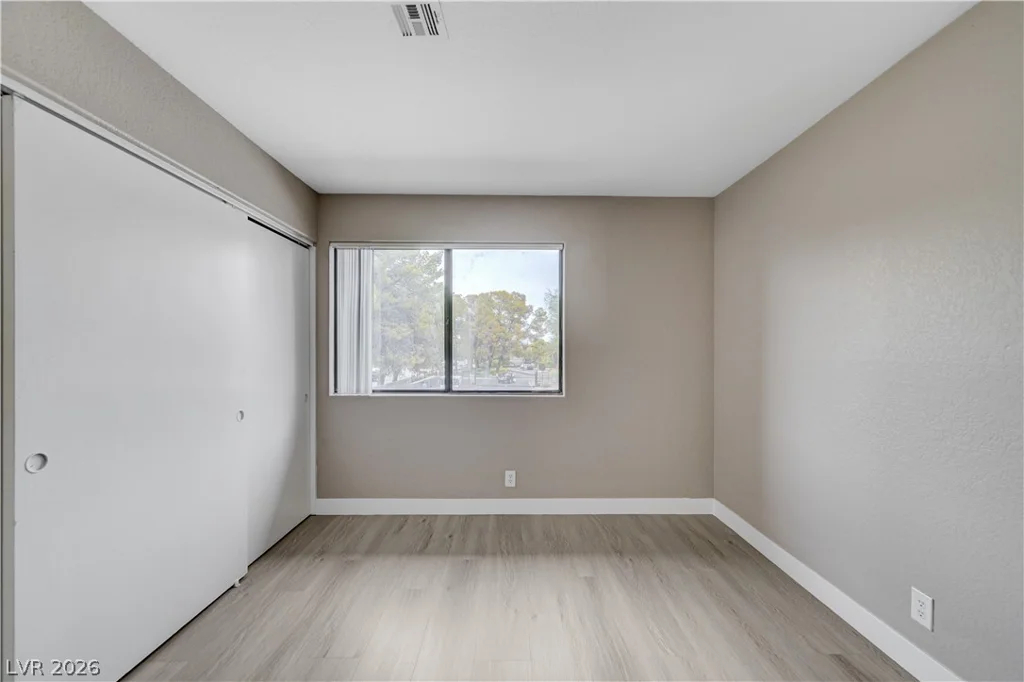 5074 Rainbow, Las Vegas, NV 89118