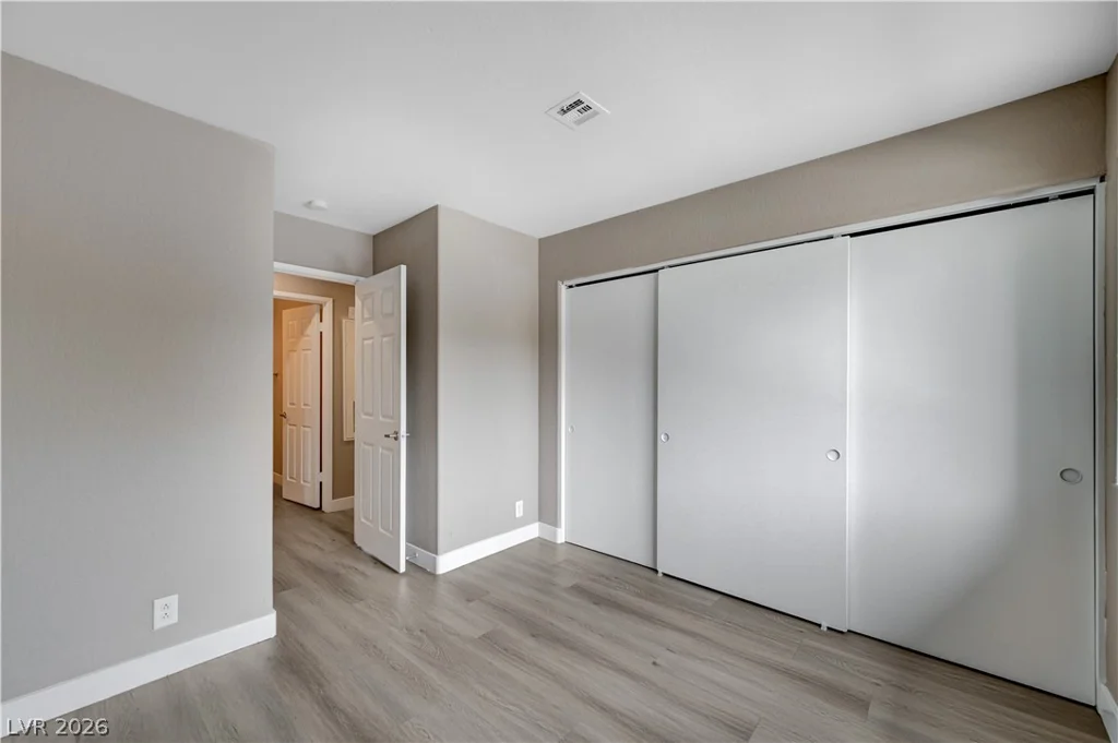 5074 Rainbow, Las Vegas, NV 89118