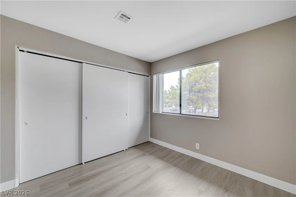 5074 Rainbow, Las Vegas, NV 89118