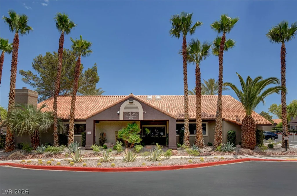 5074 Rainbow, Las Vegas, NV 89118