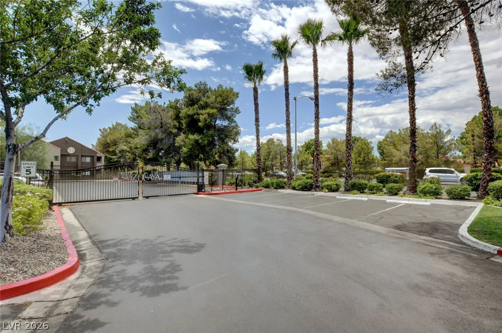 5074 Rainbow, Las Vegas, NV 89118