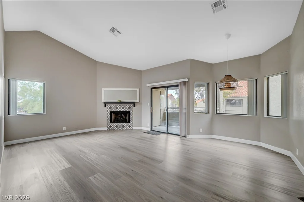 5074 Rainbow, Las Vegas, NV 89118