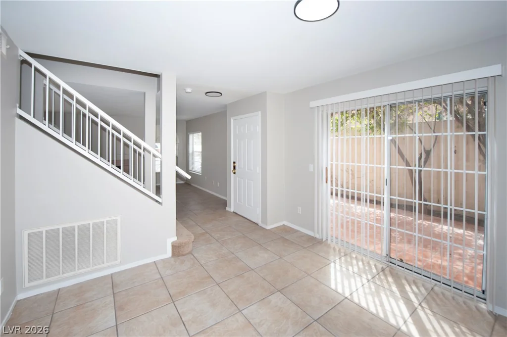 8444 Stoney Bluff, Las Vegas, NV 89129