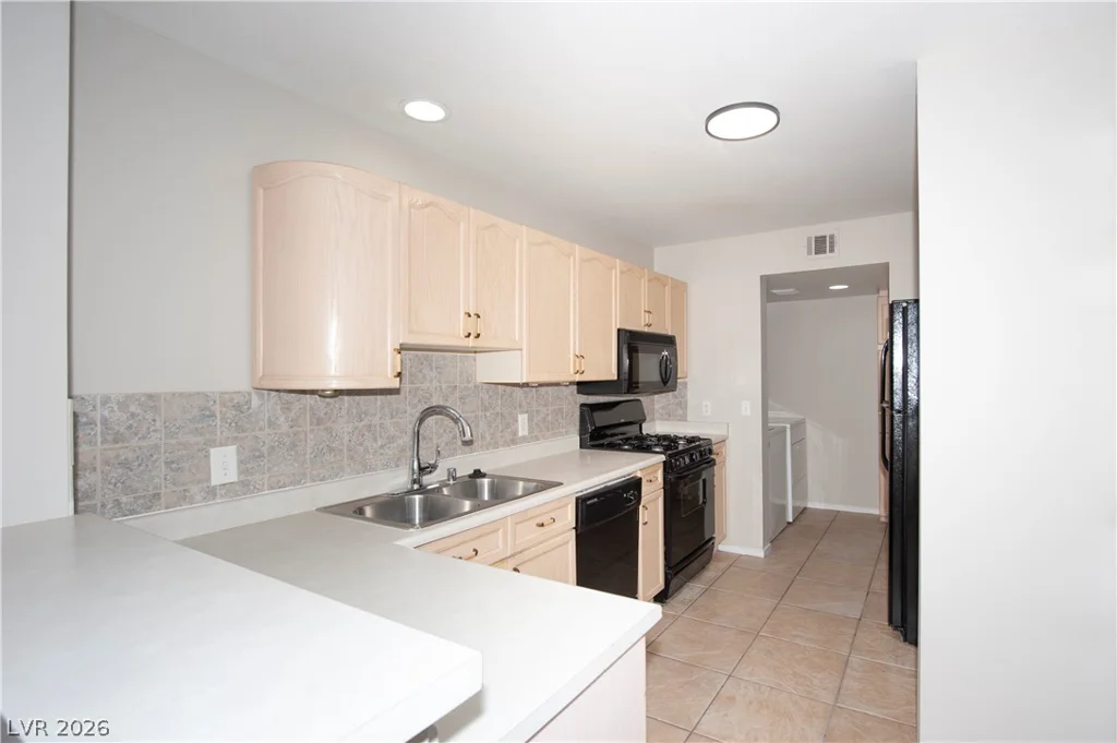 8444 Stoney Bluff, Las Vegas, NV 89129