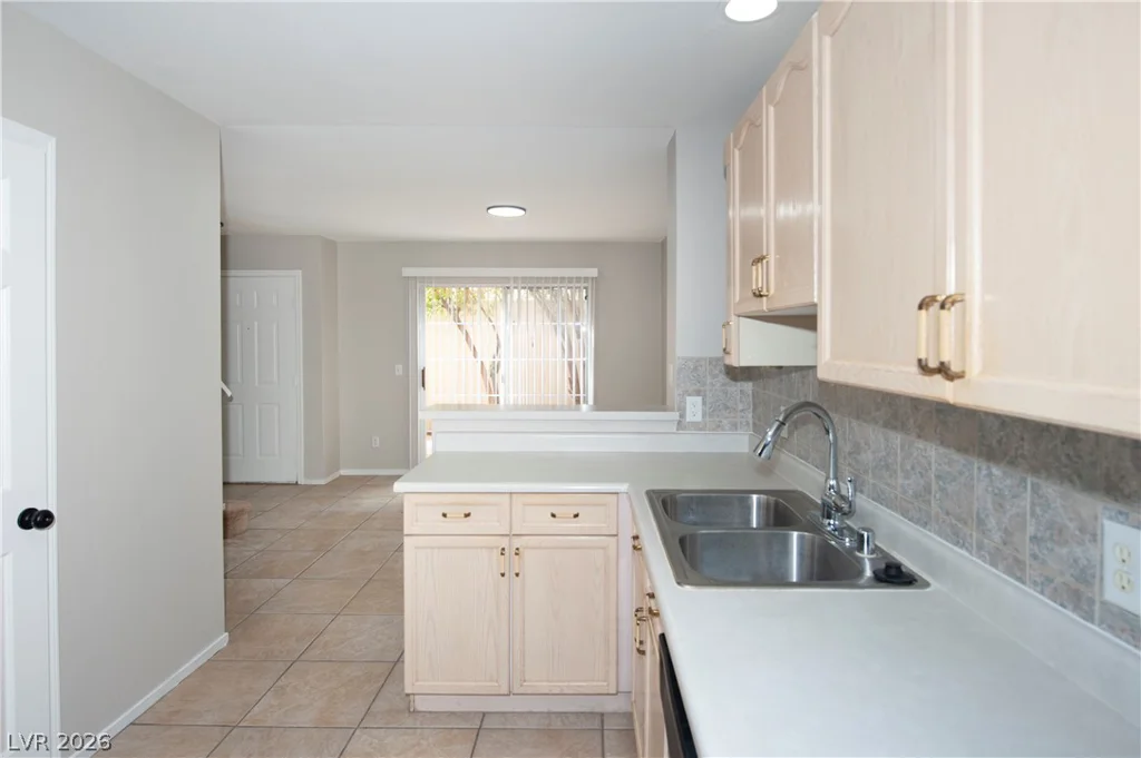 8444 Stoney Bluff, Las Vegas, NV 89129