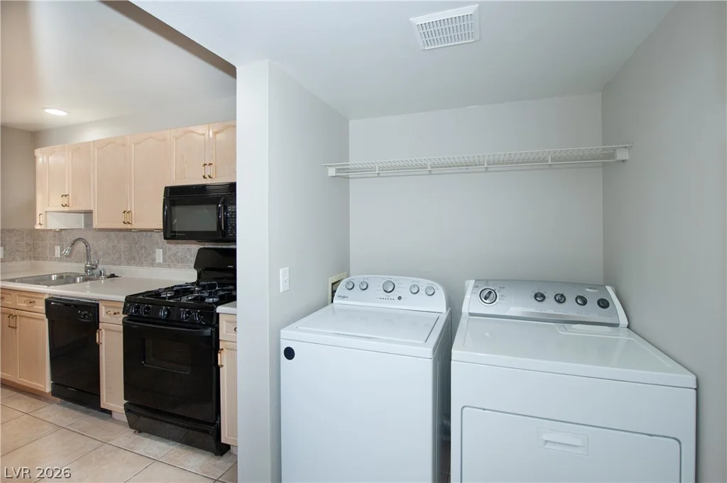 8444 Stoney Bluff, Las Vegas, NV 89129
