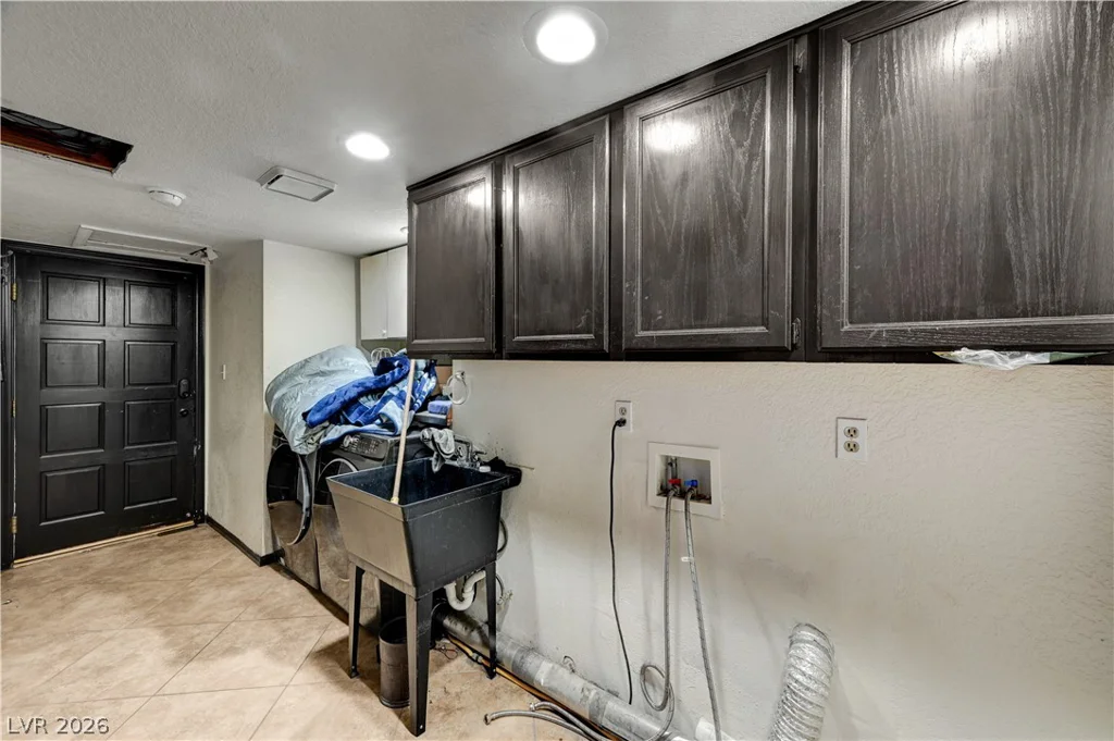 2681 Hacienda, Las Vegas, NV 89120