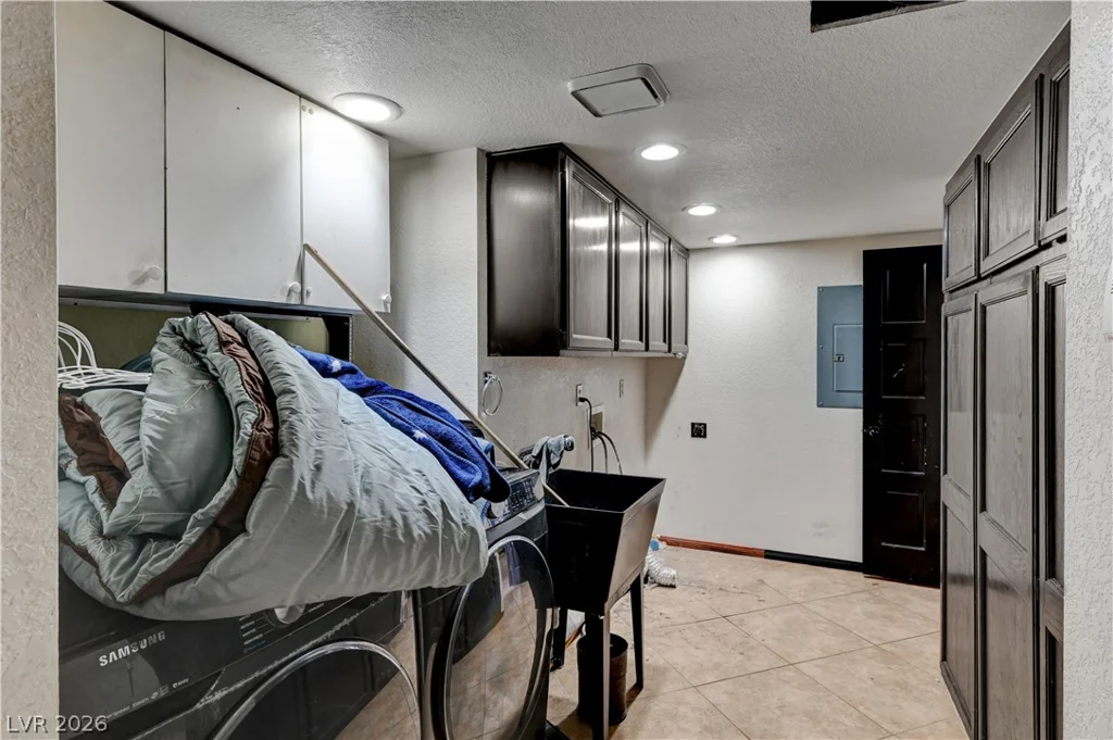 2681 Hacienda, Las Vegas, NV 89120