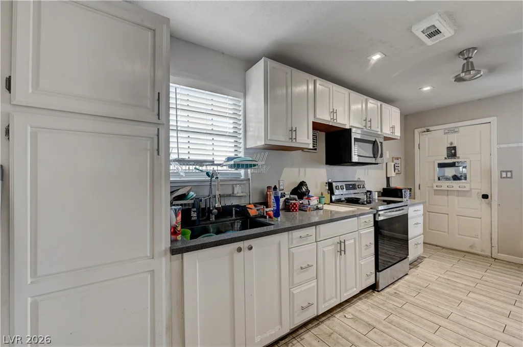 2681 Hacienda, Las Vegas, NV 89120