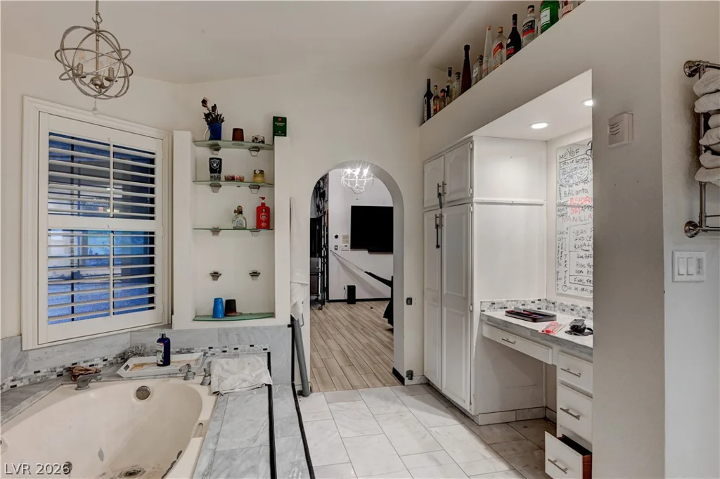 2681 Hacienda, Las Vegas, NV 89120